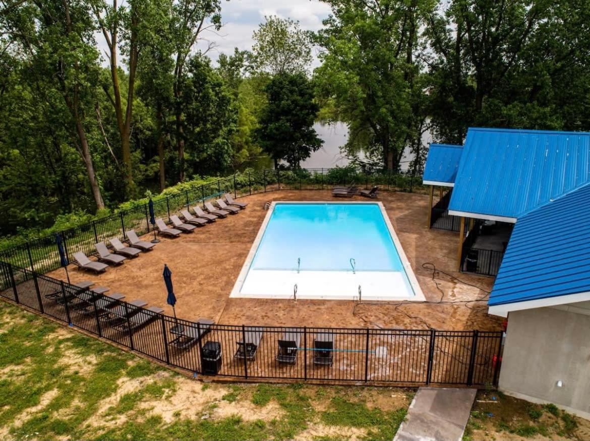 2Br Suite At The Grand Castle Pool Gym & Parking Grandville Εξωτερικό φωτογραφία