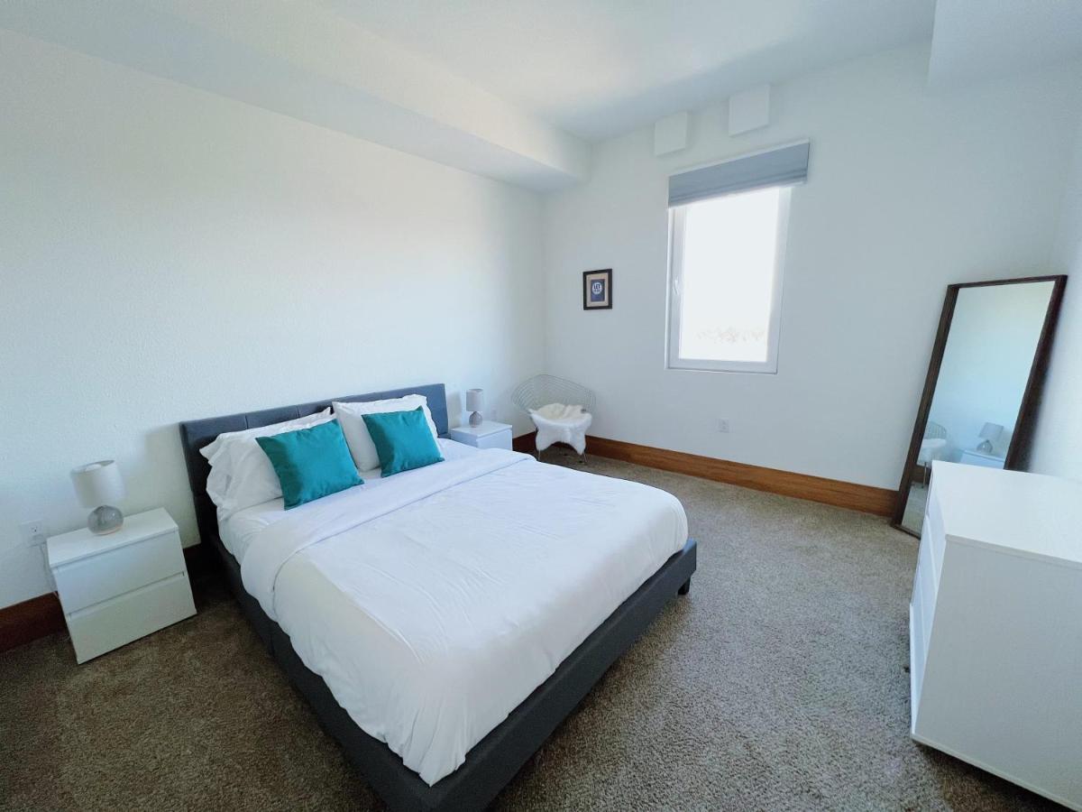 2Br Suite At The Grand Castle Pool Gym & Parking Grandville Εξωτερικό φωτογραφία