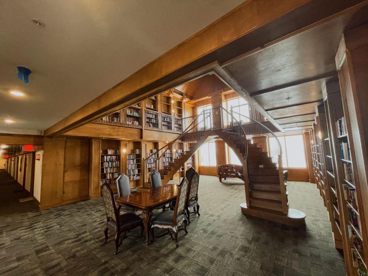 2Br Suite At The Grand Castle Pool Gym & Parking Grandville Εξωτερικό φωτογραφία