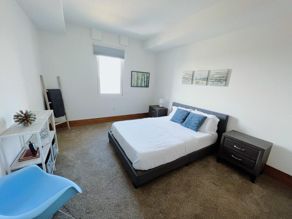 2Br Suite At The Grand Castle Pool Gym & Parking Grandville Εξωτερικό φωτογραφία
