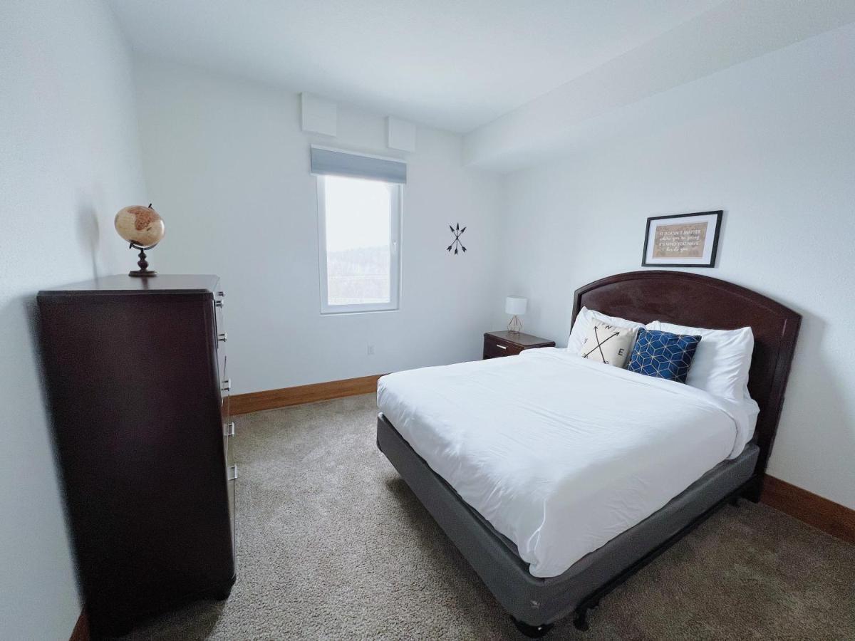 2Br Suite At The Grand Castle Pool Gym & Parking Grandville Εξωτερικό φωτογραφία