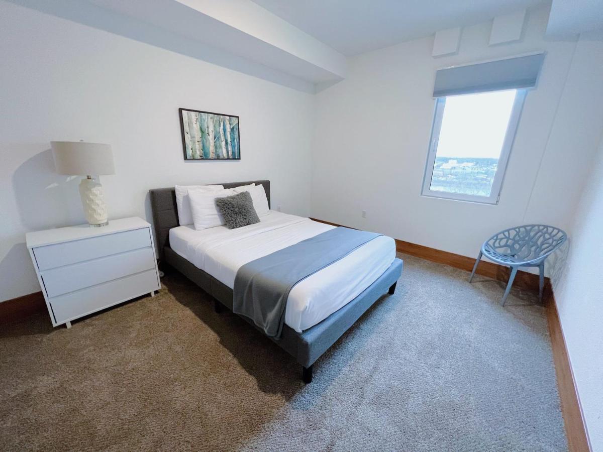 2Br Suite At The Grand Castle Pool Gym & Parking Grandville Εξωτερικό φωτογραφία