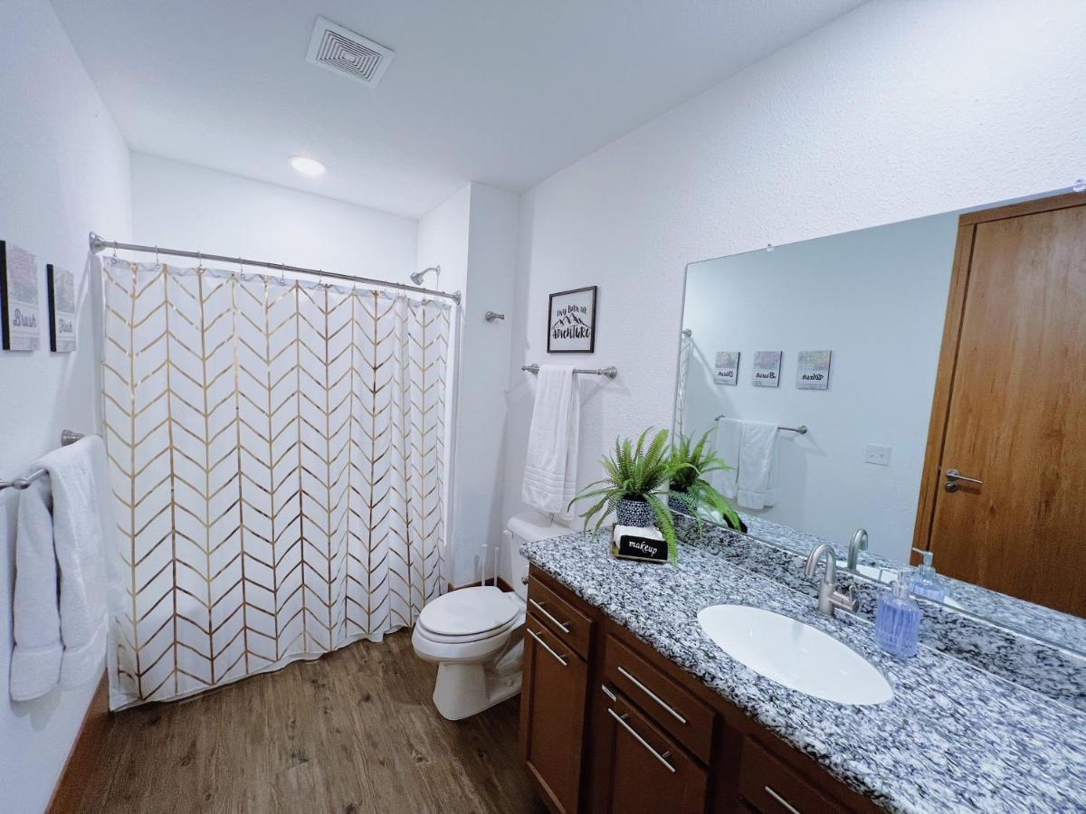 2Br Suite At The Grand Castle Pool Gym & Parking Grandville Εξωτερικό φωτογραφία