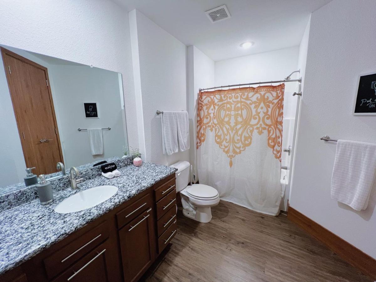 2Br Suite At The Grand Castle Pool Gym & Parking Grandville Εξωτερικό φωτογραφία