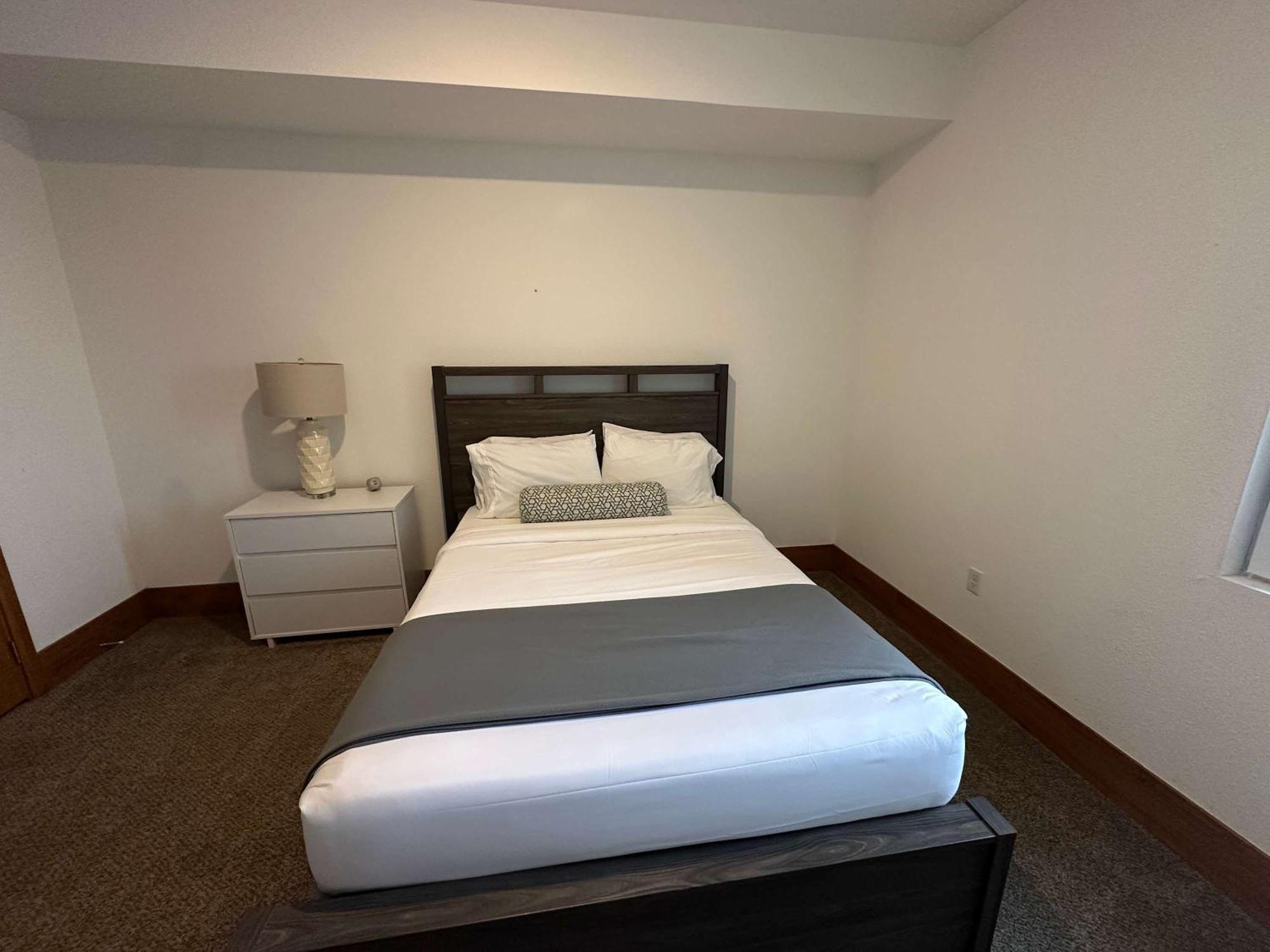 2Br Suite At The Grand Castle Pool Gym & Parking Grandville Εξωτερικό φωτογραφία