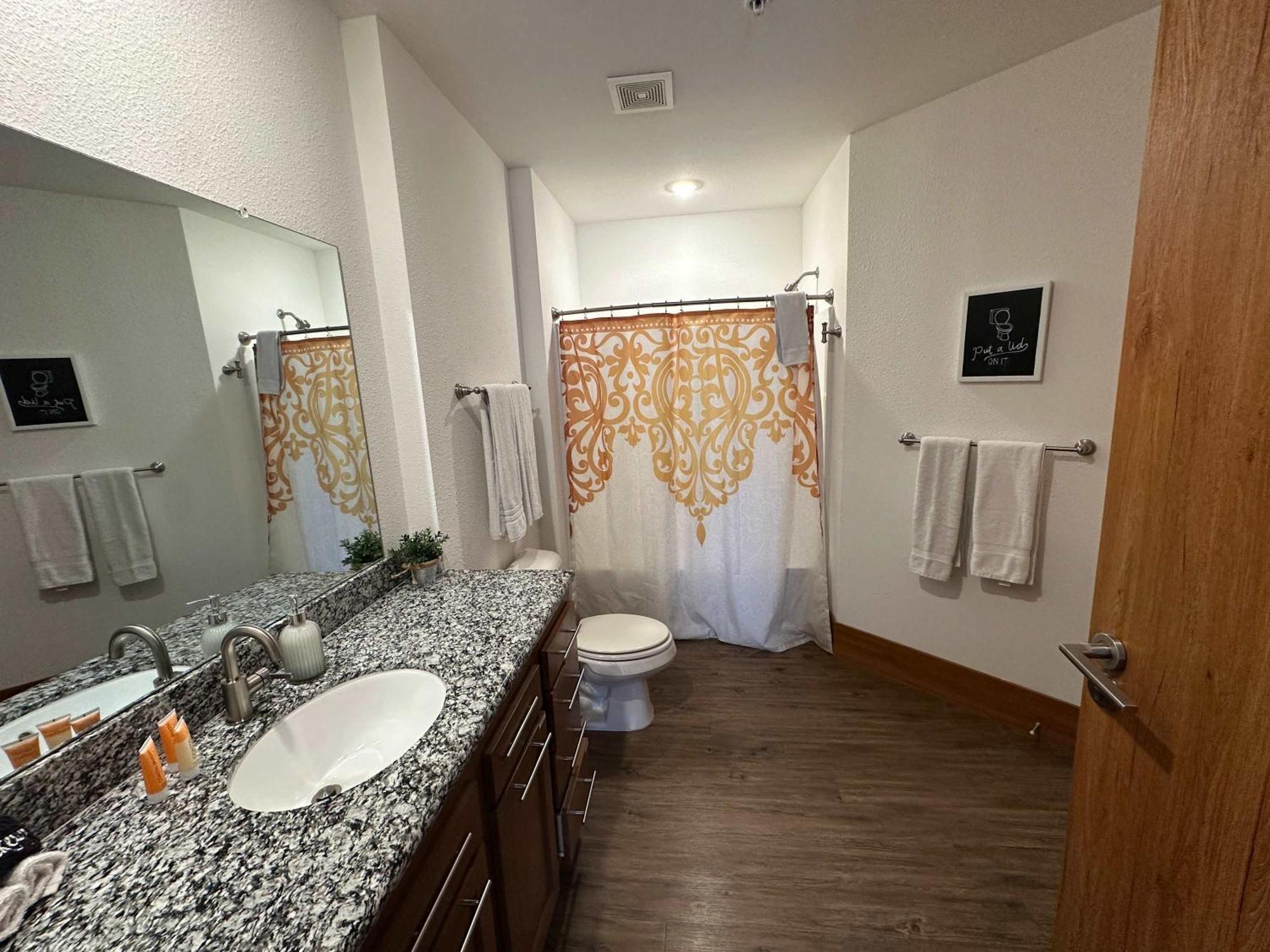 2Br Suite At The Grand Castle Pool Gym & Parking Grandville Εξωτερικό φωτογραφία